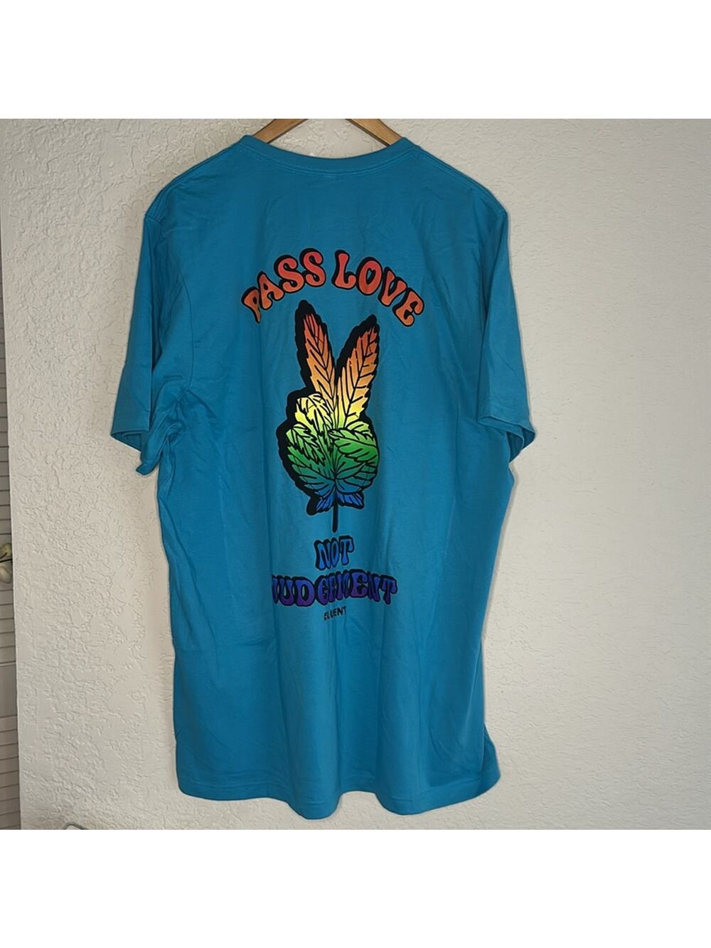 NEW Pride NYC T-Shirt Pass Love Not Judgement Weed Rainbow Size 2X Peace Sign